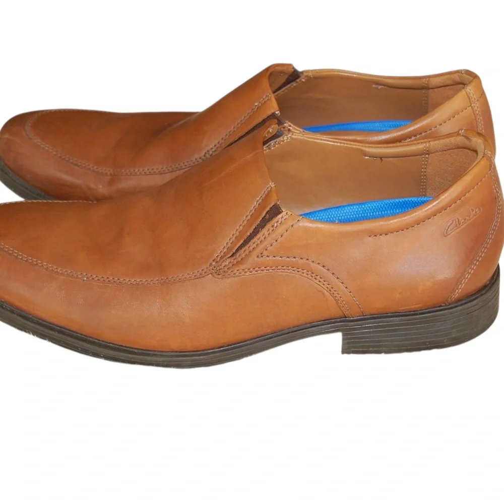 Clarks Men's Light Brown Leather Slip-Ons